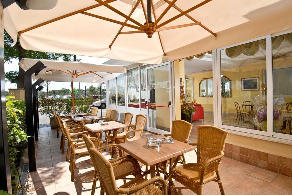 Hotel Alba Serena 米萨诺阿德里亚蒂科 外观 照片